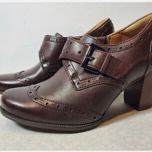 EUC Clarks Ciera Tide heel in burgundy